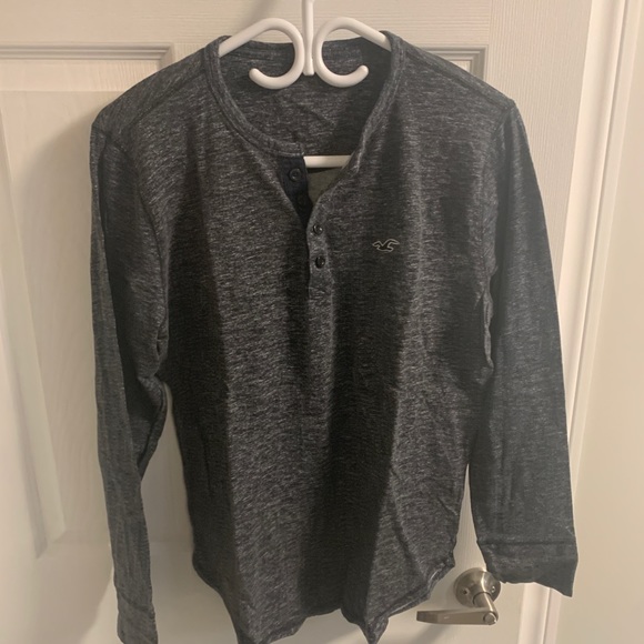 Hollister Grey Henley - Picture 3 of 3